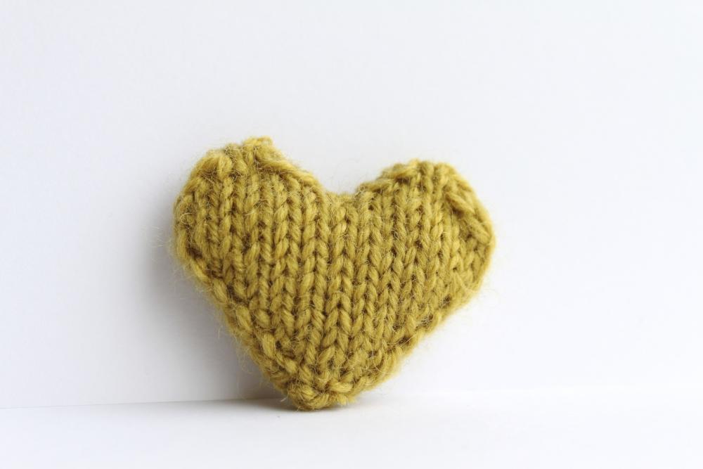 Heart pin brooch knitted in chartreuse