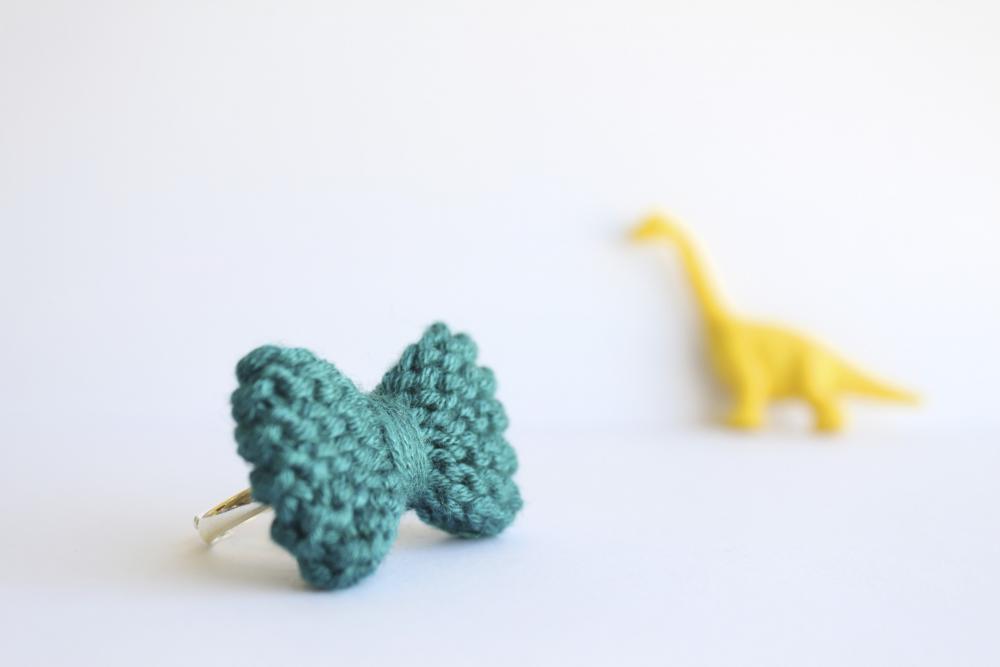 Bow ring knitted in turquoise, cerulean: READY TO SHIP